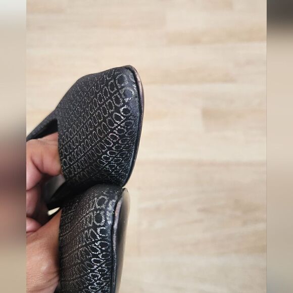 Salvatore Ferragamo Pumps in Black Size 8.5 - Picture 9 of 13